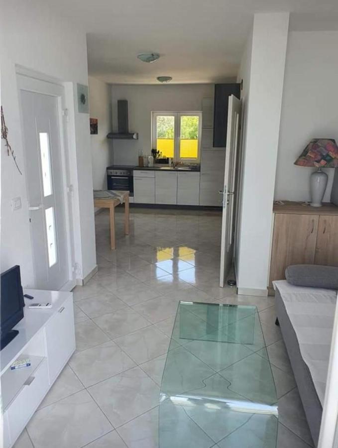 Modernes Apartment mit schönen Meerblick Maslenica Exterior foto