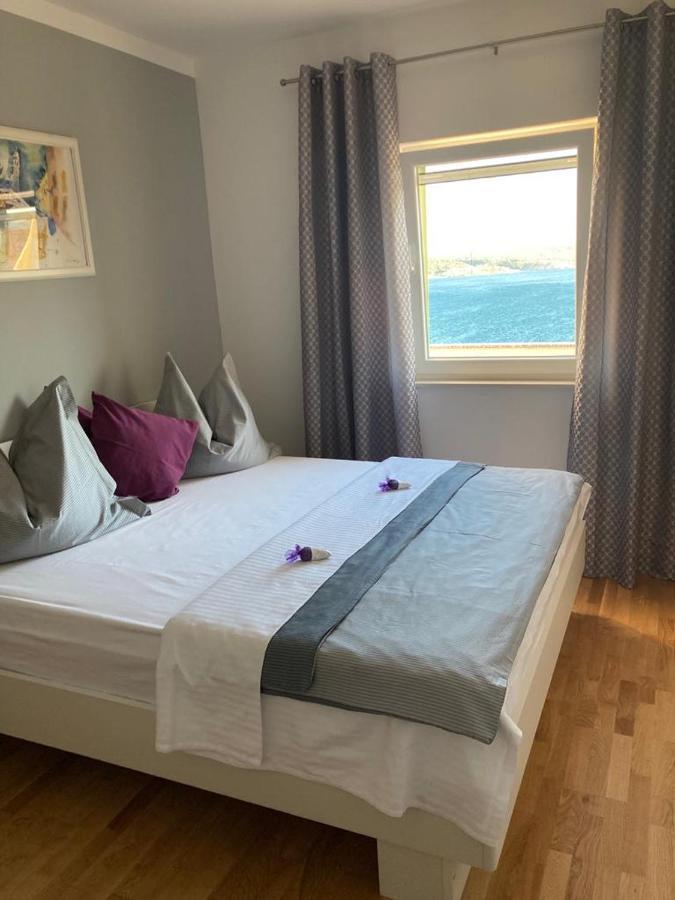 Modernes Apartment mit schönen Meerblick Maslenica Exterior foto